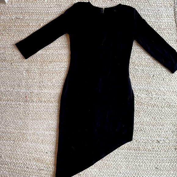 Black asymmetrical lulu dress - Picture 1 of 2